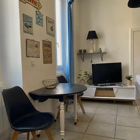 Garrigue Avec La Climatisation Apartment *