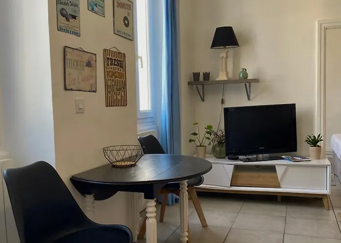 Garrigue Avec La Climatisation Apartment *